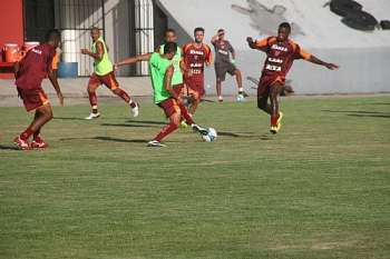 CRB treina forte para enfrentar Amadense em Aracaju