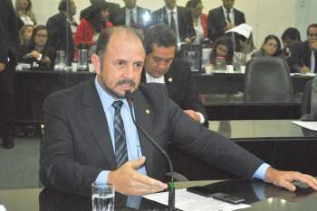 Deputado Antônio Albuquerque (PRTB)