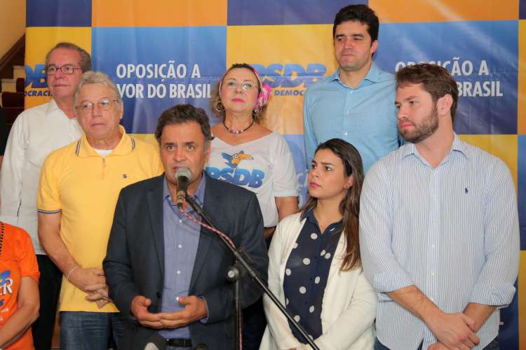 Senador Aécio Neves lança campanha de filiação em AL