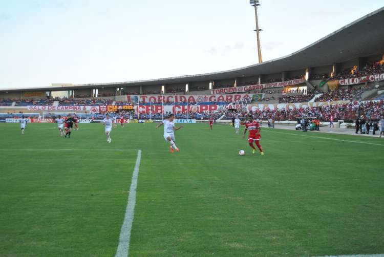 Zé Carlos marcou o seu gol e voltou a ser artilheiro da Série B