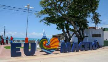 Totem Eu Amo Maceió em Ipioca. 