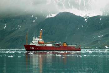 Navio Ary Rongel na Antártica