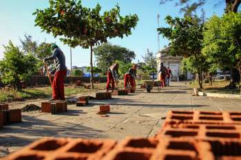 Obras na Praça da Faculdade. 