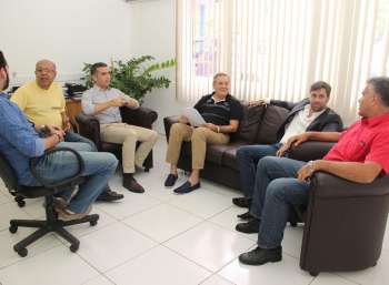 Rafael Brito se reuniu com o deputado Ronaldo Lessa no gabinete da Sete