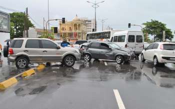 Acidente deixou o trânsito congestionado