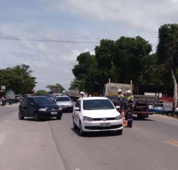 Trânsito na Avenida Juca Sampaio