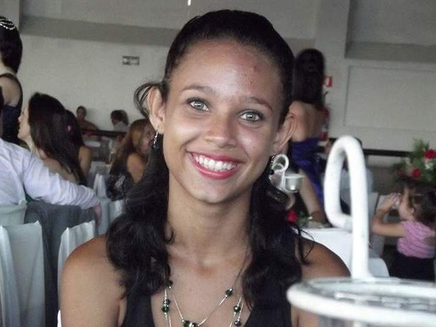 Arielly Novaes está desaparecida há três dias e família faz buscas em Itanhaém