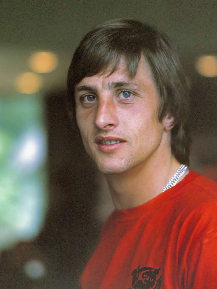 Johan Cruyff morre aos 68 anos