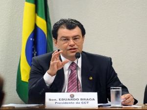 Eduardo Braga deixou o governo