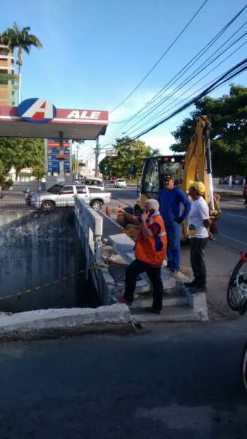 Início dos reparos em mureta de proteção na Av. Fernandes Lima 