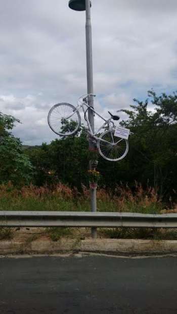 Ciclistas fazem pedalada coletiva 