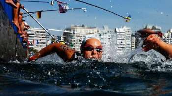 Aurelie Muller foi desclassificada na maratona aquática feminina. (Foto: Getty Images)