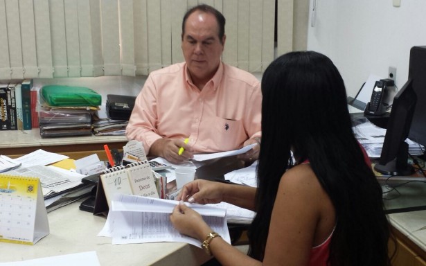 Prefeito em exercício da Barra, Carlos Alexandre