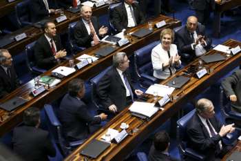 Senado aprova o relatório da Comissão do Impeachment