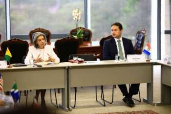 Governador Renan Filho e a presidente do Supremo Tribunal Federal, ministra Carmén Lúcia, em encontro nesta terça-feira (13)