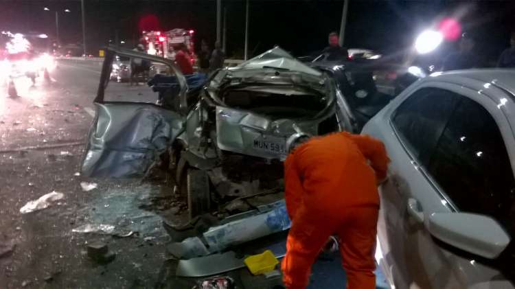 Acidente na Ponte Divaldo Suruagy deixou três feridos