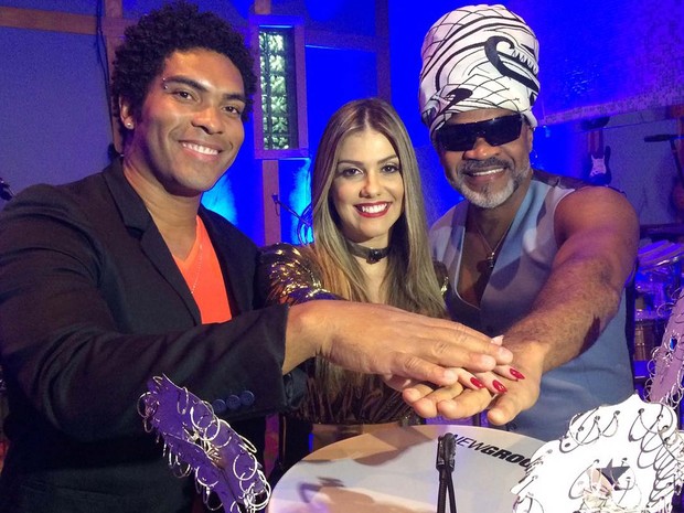 Denny, Millane Hora  e Carlinhos Brown durante coletiva da Timbalada