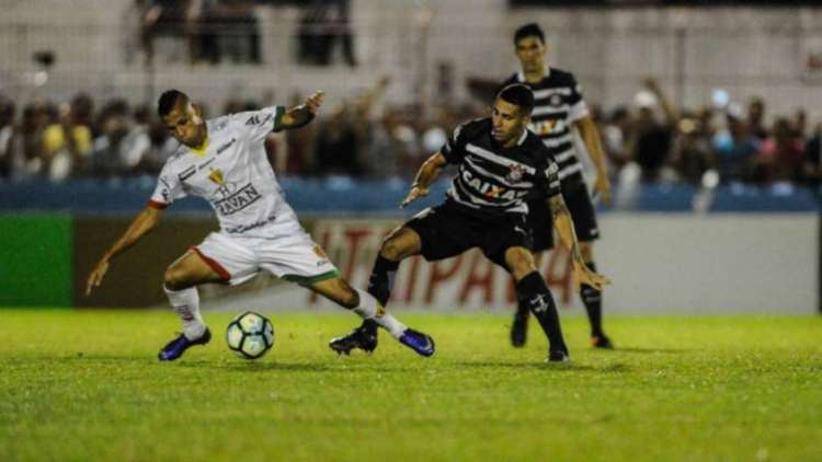 Depois de um 0 a 0 no tempo normal, Corinthians venceu nas cobranças de pênalti 