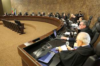 Desembargadores durante sessão administrativa do Pleno, nessa terça-feira (28).