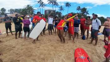 Sucesso em sua primeira edição, ocorrida na Praia de Jatiúca, o Projeto Surf-salva retorna agora na Praia do Francês