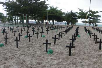 Cruzes na praia da Pajuçara