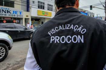 Procon Maceió realiza fiscalização em agências bancárias.