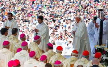 Papa canoniza as crianças pastoras em Fátima, Portugal.