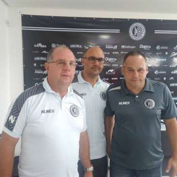 Técnico Marcelo Vilar, auxiliar Alexandre Queiroga Duarte e o gerente de futebol Elias Mansur