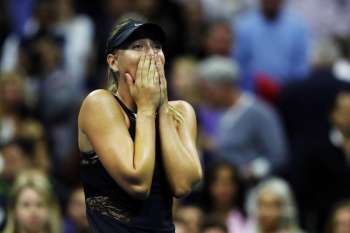 Sharapova chorou após vitória sobre a romena Halep