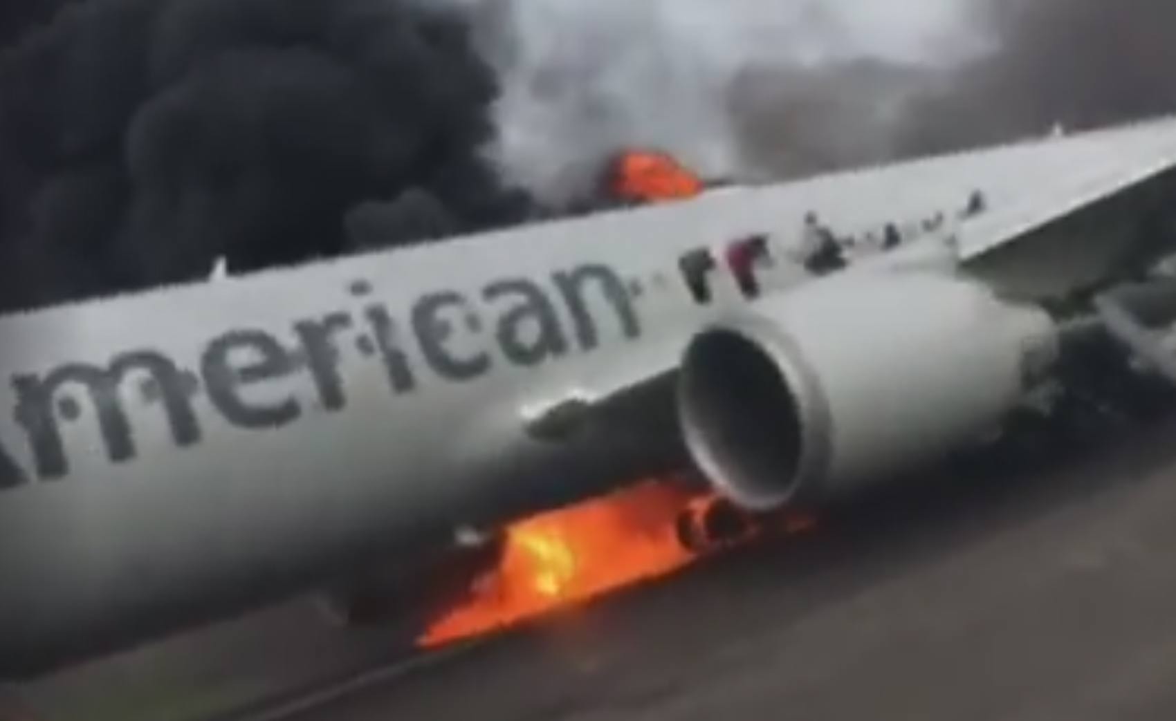 Fogo em turbina faz voo da American Airlines retornar ao Rio