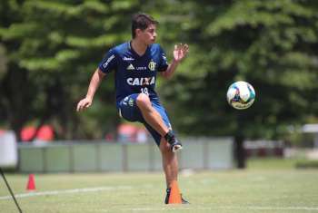 Flamengo explicou a situação de Conca após mais um jogo sem ser relacionado