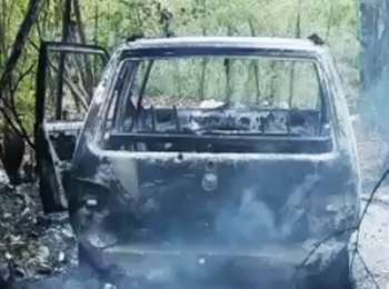 Carro incendiado