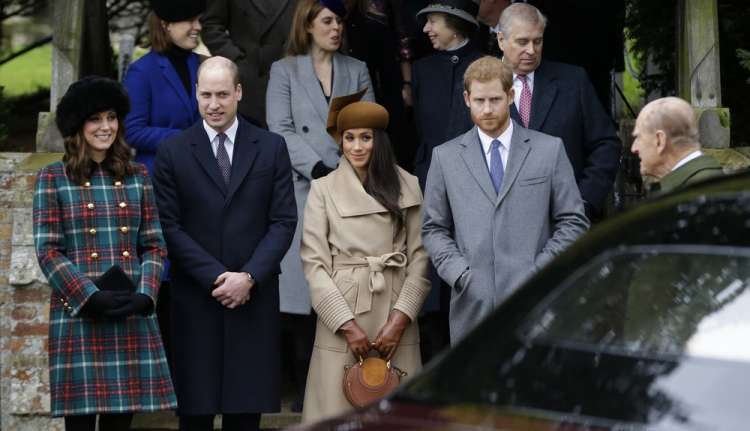 Kate, duquesa de Cambridge, com o príncipe William, Meghan Markle e o príncipe Harry na igreja de Santa Maria Madalena, em Sandringham, na Inglaterra.