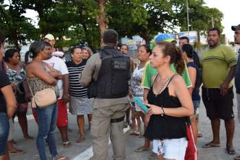 Vendedores ambulantes protestam no bairro de Jaraguá