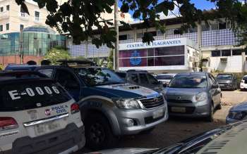 Mulher foi levada para Central de Flagrantes, em Salvador