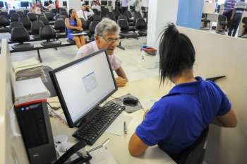 Atendimento na Semec.Foto: Marco Antônio/ Secom Maceió 