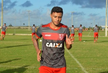 Cleiton Xavier pode estrear contra o Brasil de Pelotas