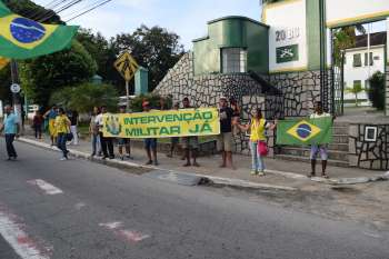 Protesto na Fernandes Lima 