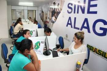 Vagas estão disponibilizadas nos postos do Sine de Maceió e Arapiraca