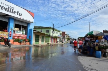 População deve ter cuidado e evitar contato com água contaminada das ruas