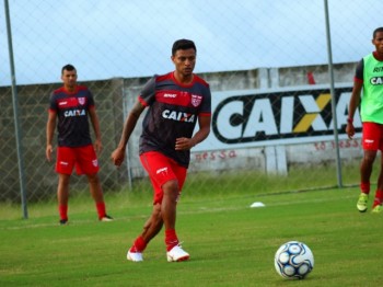 Cleiton está confirmado e Neto Baiano está fora do confronto contra o Coxa