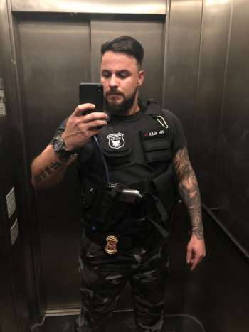 Falso Policial Tirava Fotos Com Arma E Uniforme Para Enganar Mulheres Alagoas 24 Horas Lider Em Noticias On Line De Alagoas