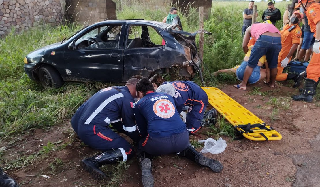 Duas Mulheres Morrem Em Acidente Na AL 115 Em Arapiraca - Alagoas 24 ...