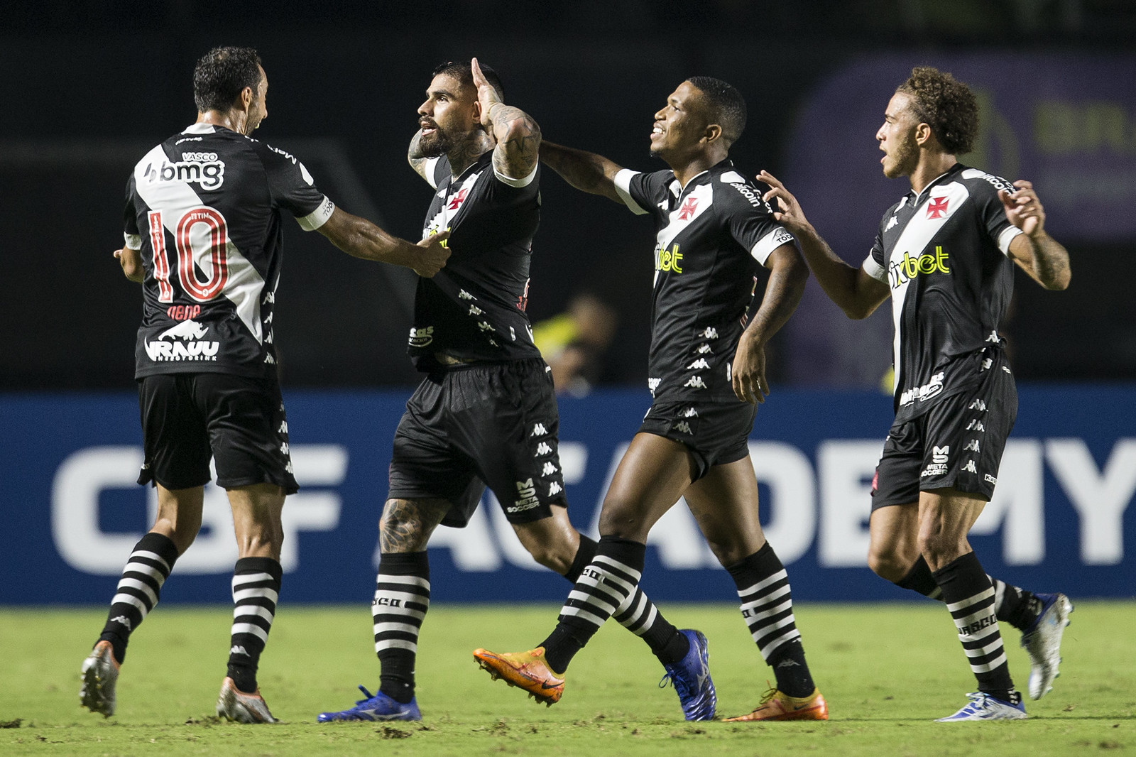 Vasco perde para Sampaio Corrêa, mas pode subir com combinação de  resultados