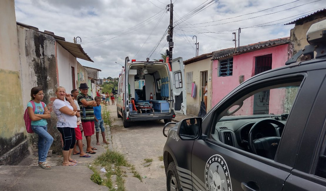 Homem Joga Pedras Em Populares Durante Surto Psiquiátrico Alagoas 24 Horas Líder Em Notícias
