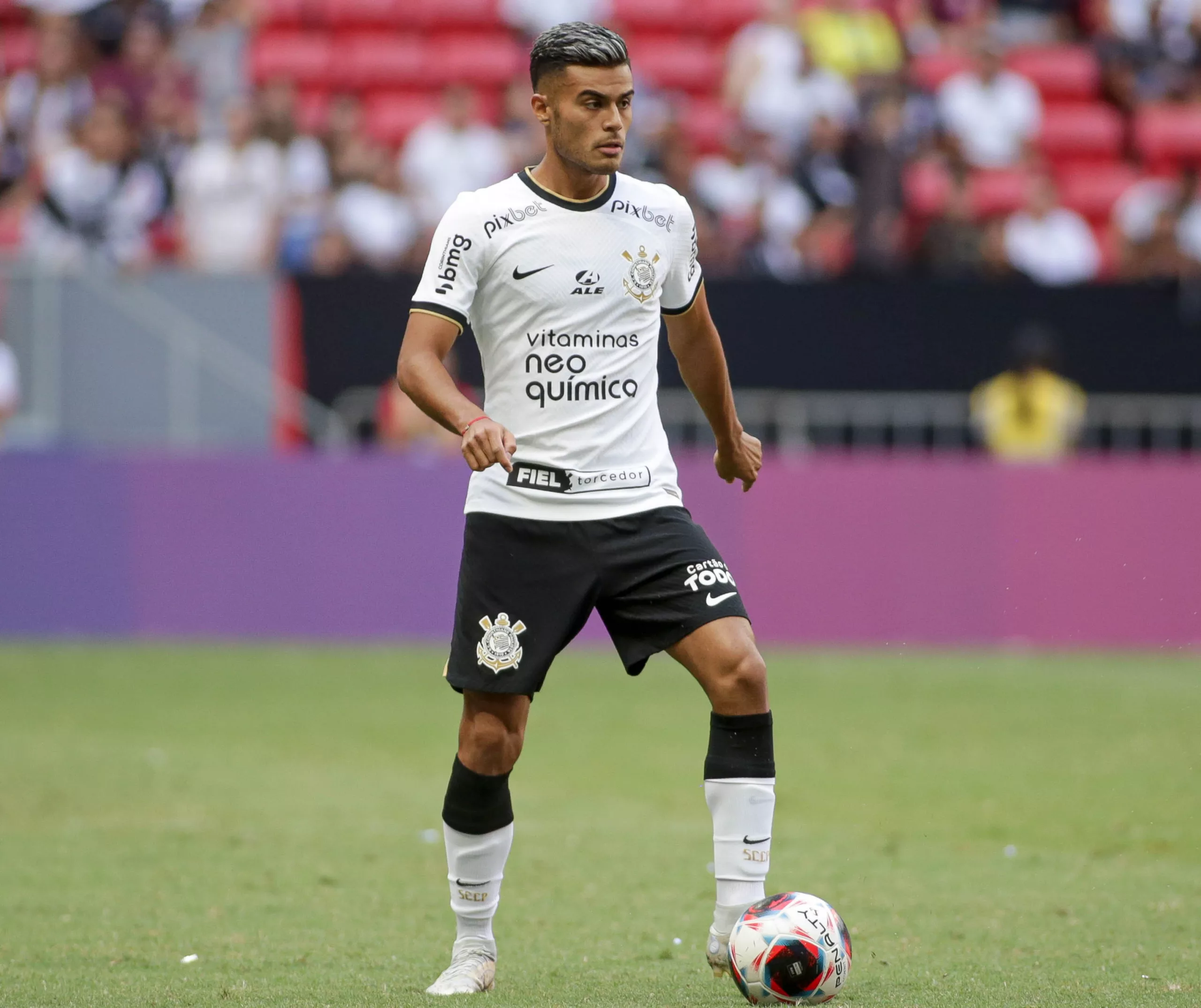 Corinthians toma bloqueio por não pagar Fausto; clube espera