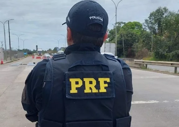 Filha de 8 anos de inspetor da PRF morre ao cair do 8º andar - Alagoas 24  Horas: Líder em Notícias On-line de Alagoas