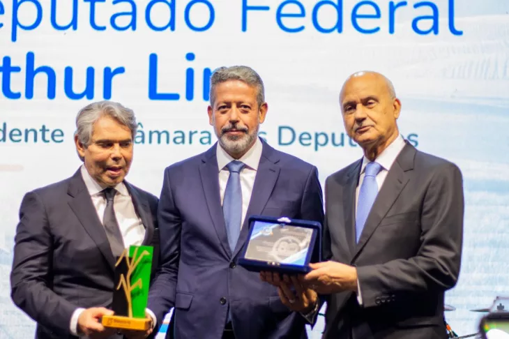 Arthur Lira é homenageado nos 80 anos do Sindaçúcar e destaca atuação de entidade no desenvolvimento de AL e do Nordeste