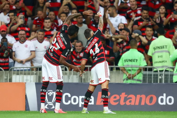 Arrascaeta marca, mas deixa jogo mancando, Flamengo vence o Bahia