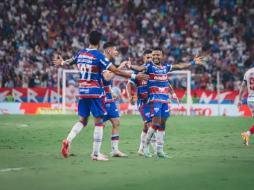 Fortaleza goleia Bahia em noite de Marinho e dorme na vice-liderança do Brasileirão